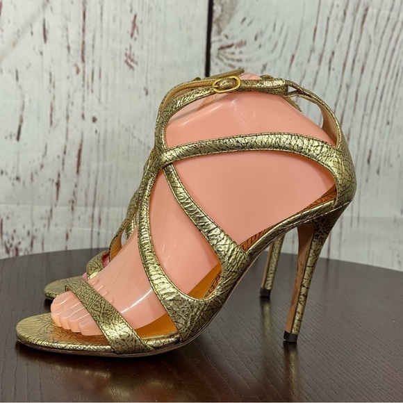 ALEXANDER MCQUEEN distressed crackled Gold leather gladiator strappy sandals 8 - Picture 5 of 17